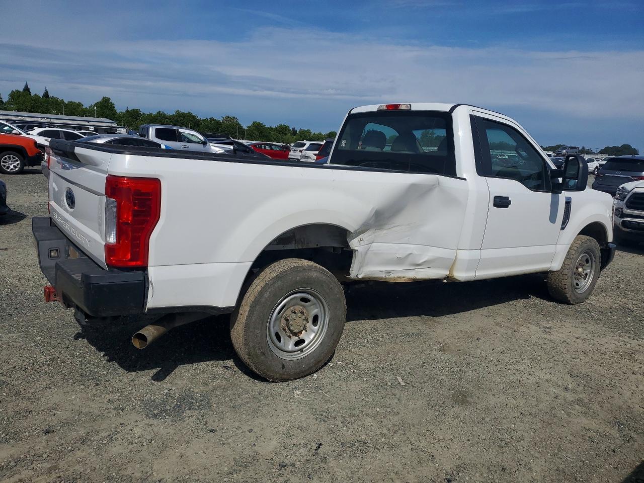 2019 Ford F250 Super Duty White vin: 1FTBF2A67KED83978