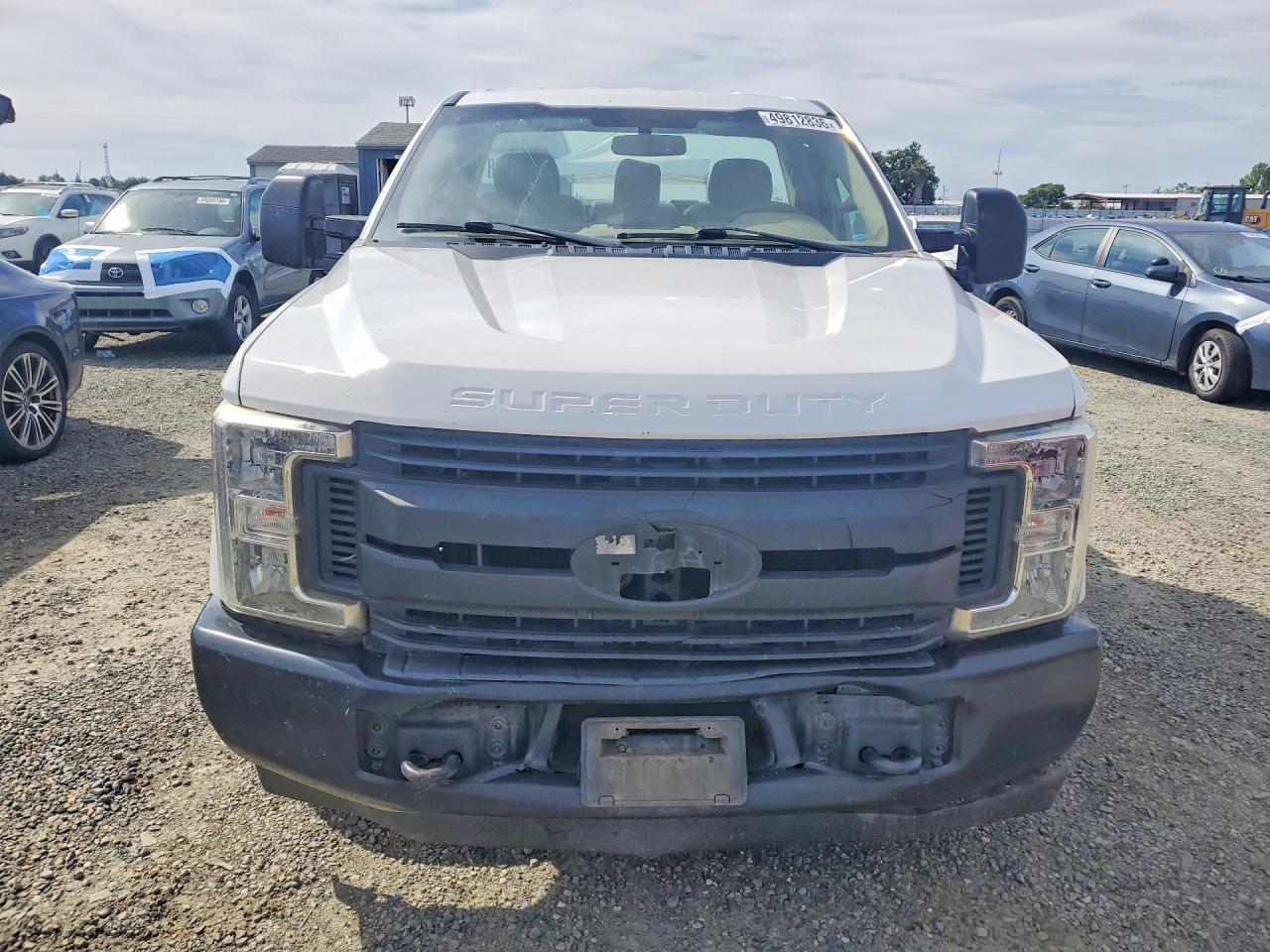 2019 Ford F250 Super Duty White vin: 1FTBF2A67KED83978