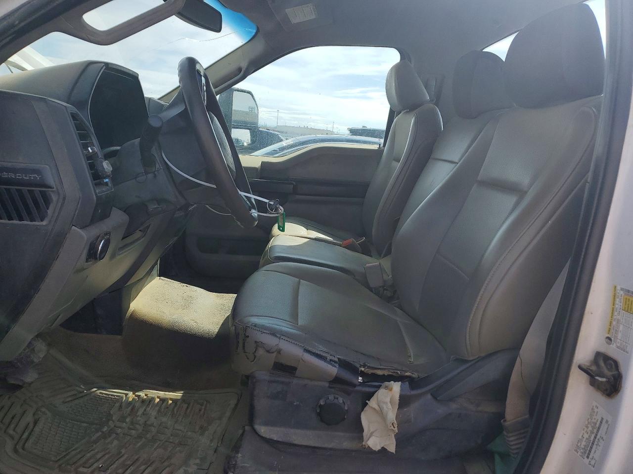 2019 Ford F250 Super Duty White vin: 1FTBF2A67KED83978