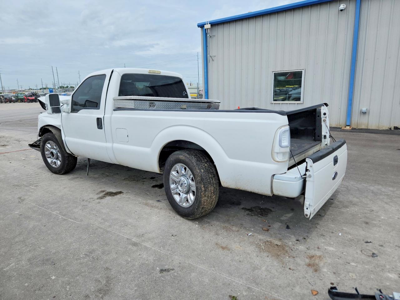 2014 Ford F250 Super Duty White vin: 1FTBF2A68EEA82785