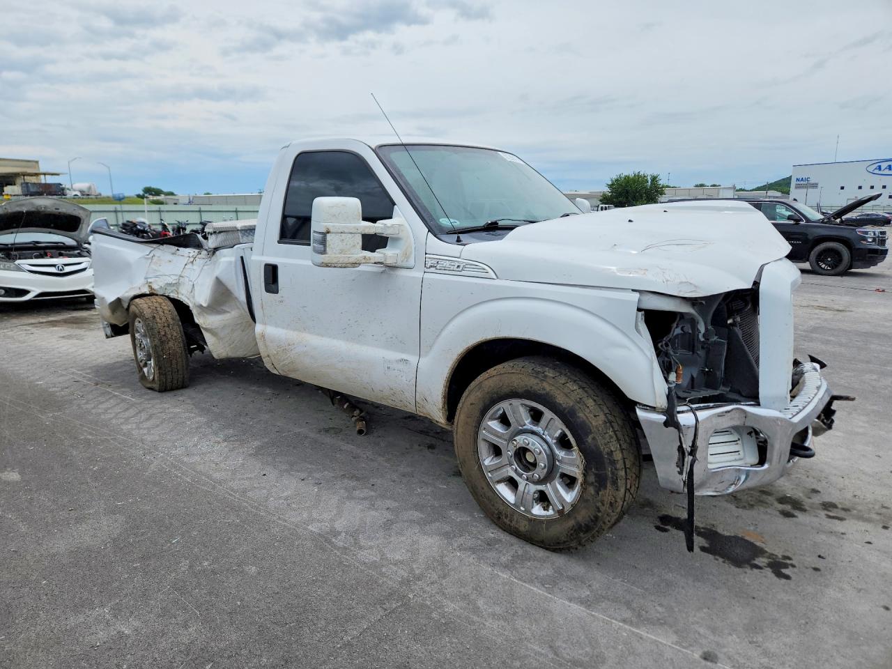 2014 Ford F250 Super Duty White vin: 1FTBF2A68EEA82785