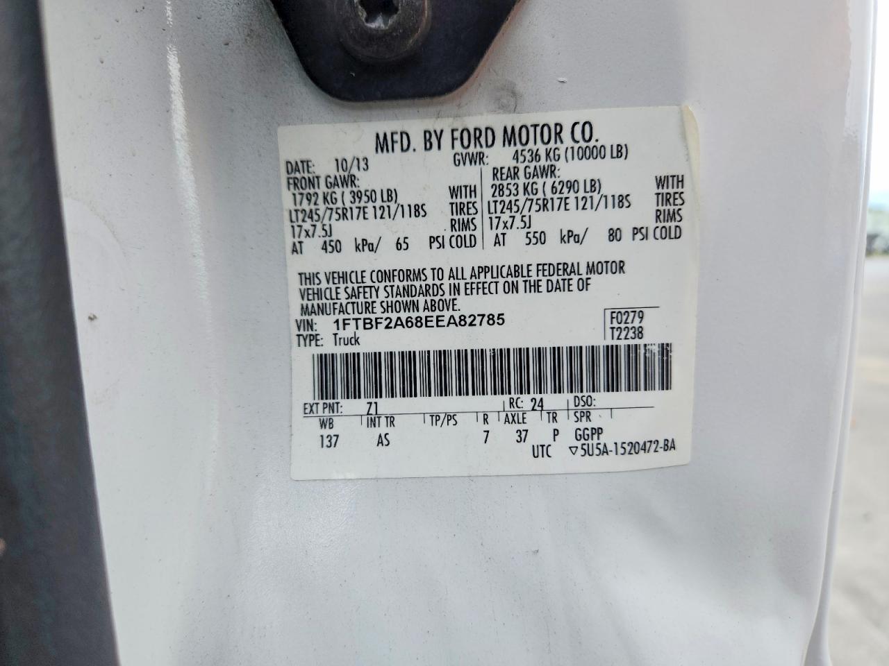 2014 Ford F250 Super Duty White vin: 1FTBF2A68EEA82785