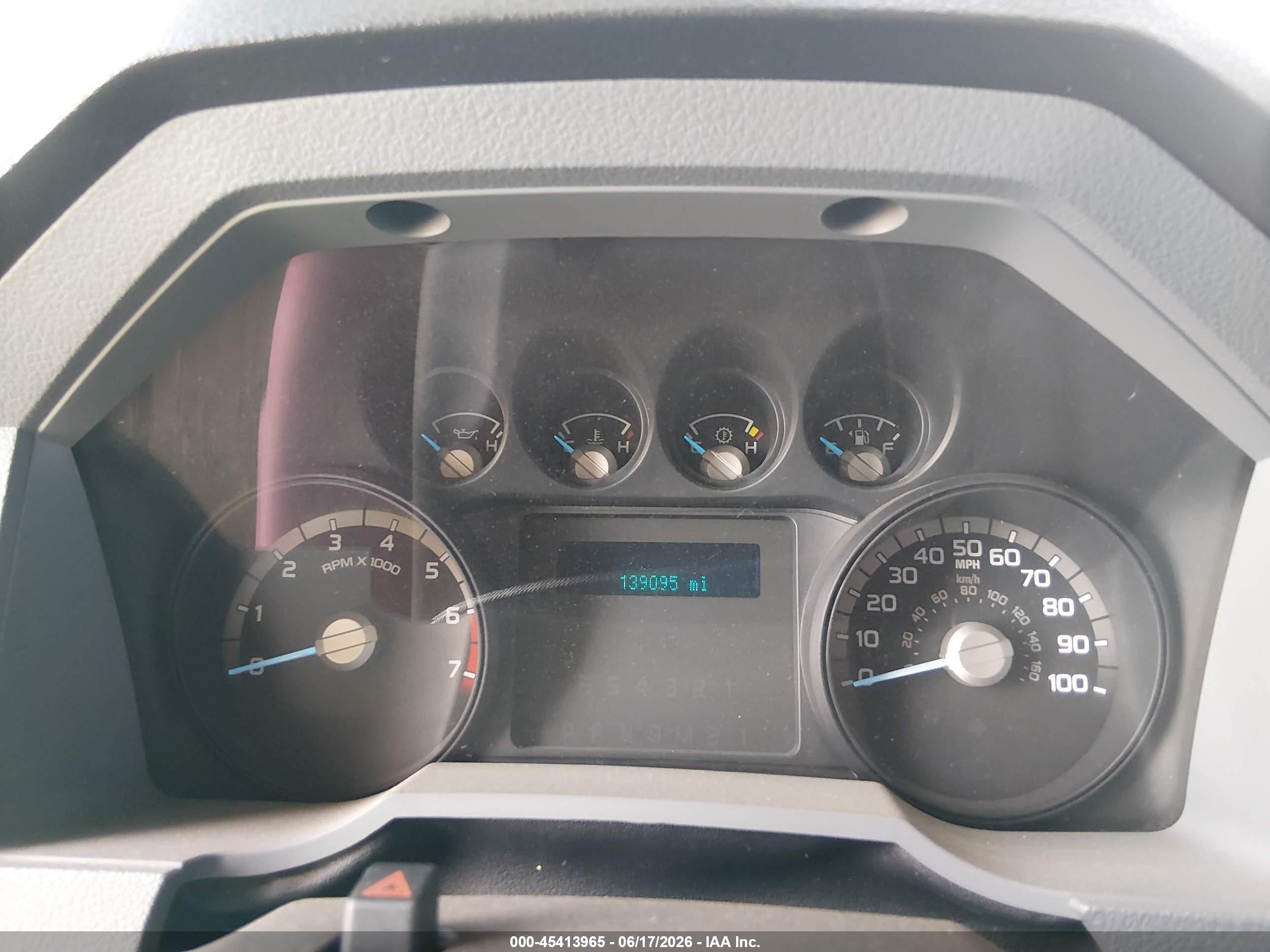 2014 Ford F-250 Xl/xlt White vin: 1FTBF2A68EEB51829
