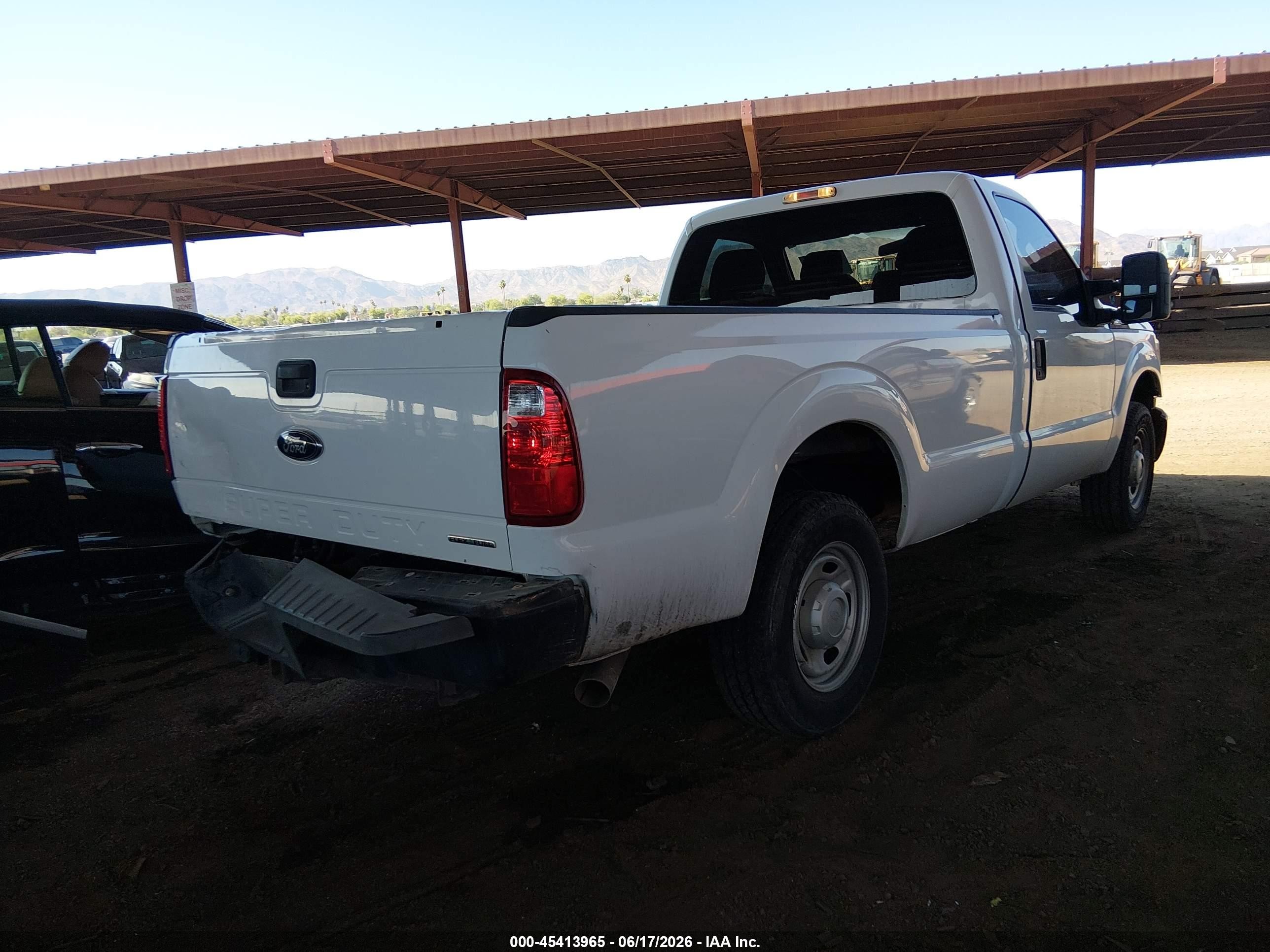 2014 Ford F-250 Xl/xlt White vin: 1FTBF2A68EEB51829