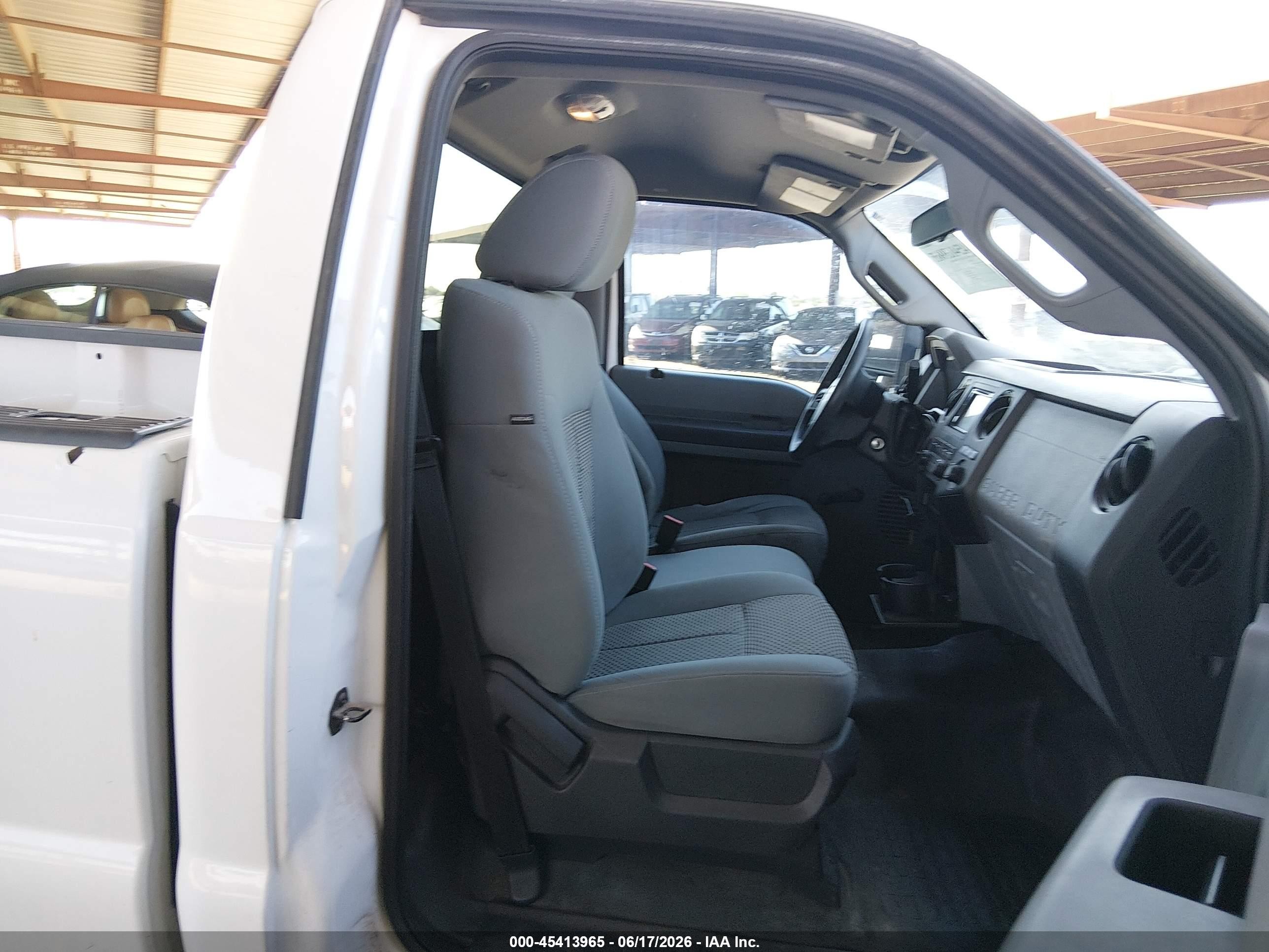 2014 Ford F-250 Xl/xlt White vin: 1FTBF2A68EEB51829