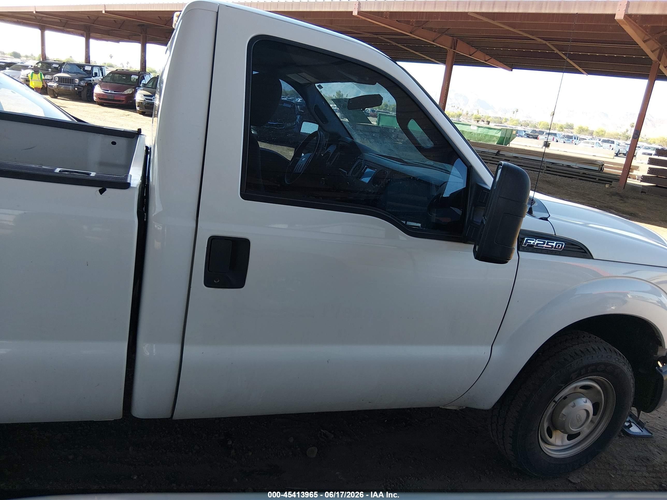 2014 Ford F-250 Xl/xlt White vin: 1FTBF2A68EEB51829