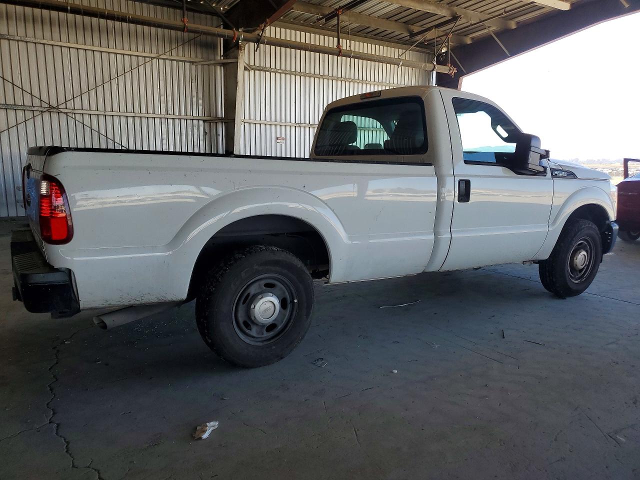 2015 Ford F250 Super Duty White vin: 1FTBF2A68FEB88249