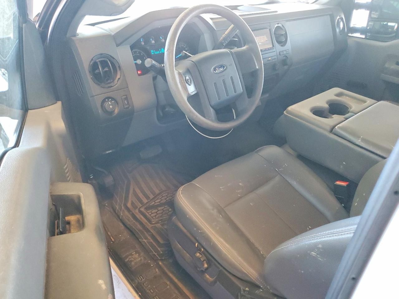 2015 Ford F250 Super Duty White vin: 1FTBF2A68FEB88249