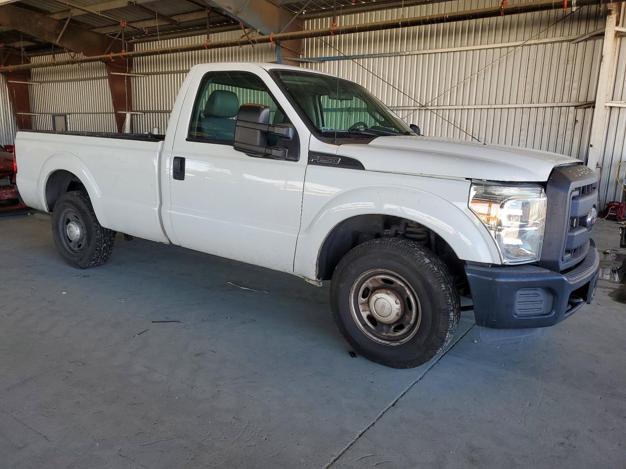 2015 Ford F250 Super Duty White vin: 1FTBF2A68FEB88249