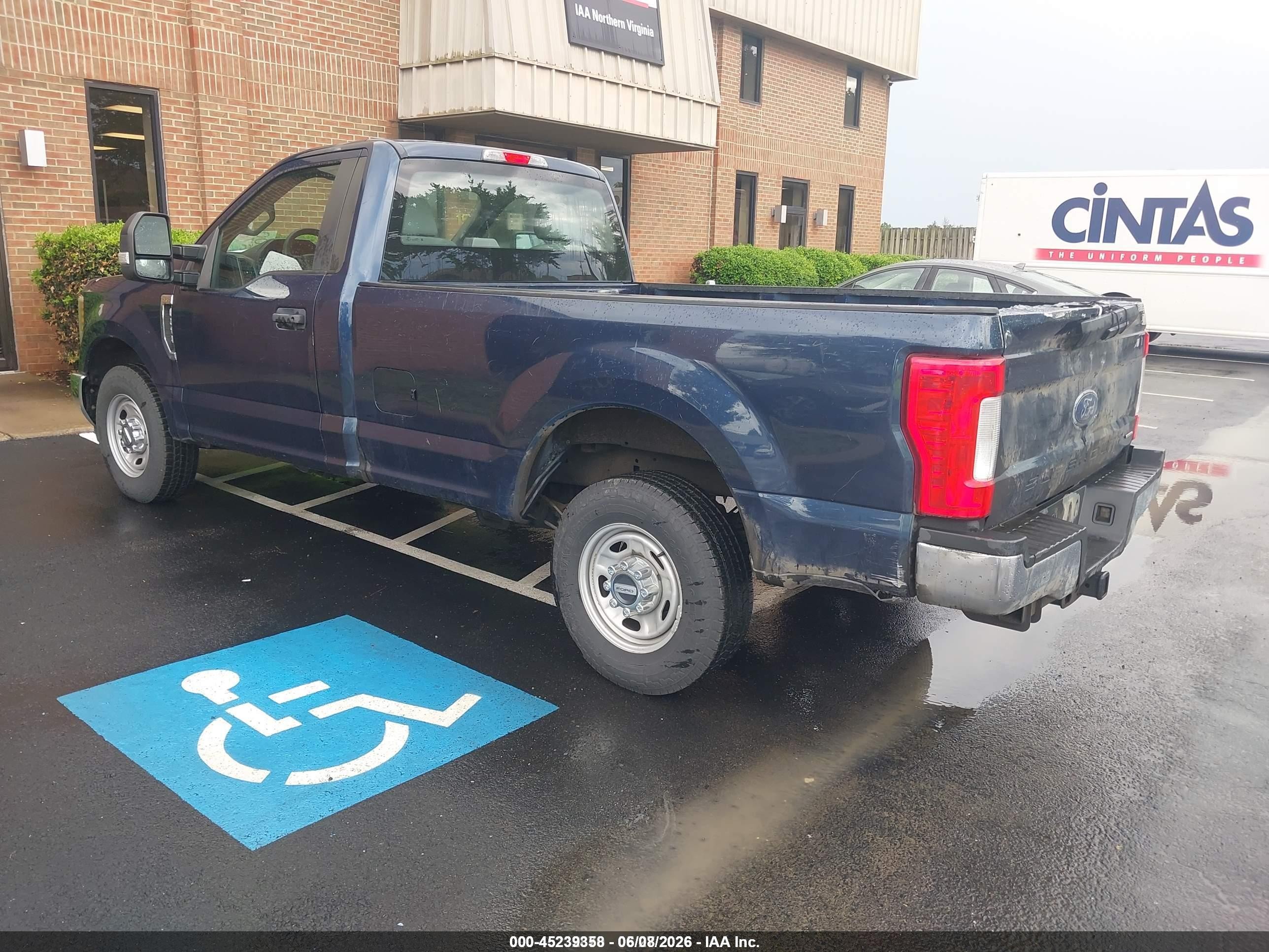 2018 Ford F-250 Xl Blue vin: 1FTBF2A69JEC83766