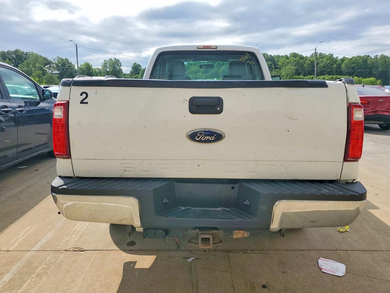 2014 Ford F250 Super Duty White vin: 1FTBF2A6XEEB69863