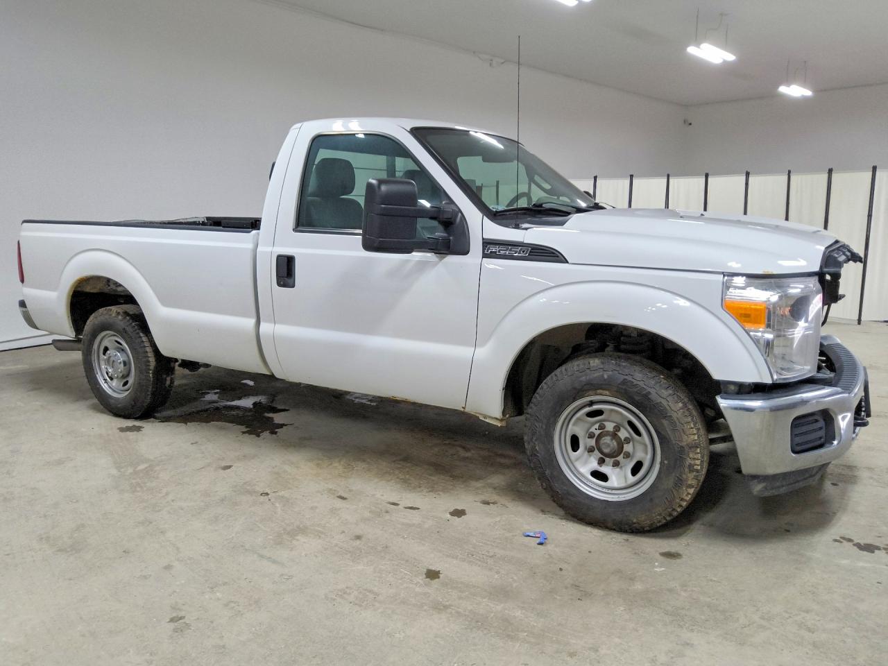 2015 Ford F250 Super Duty White vin: 1FTBF2A6XFEB63790
