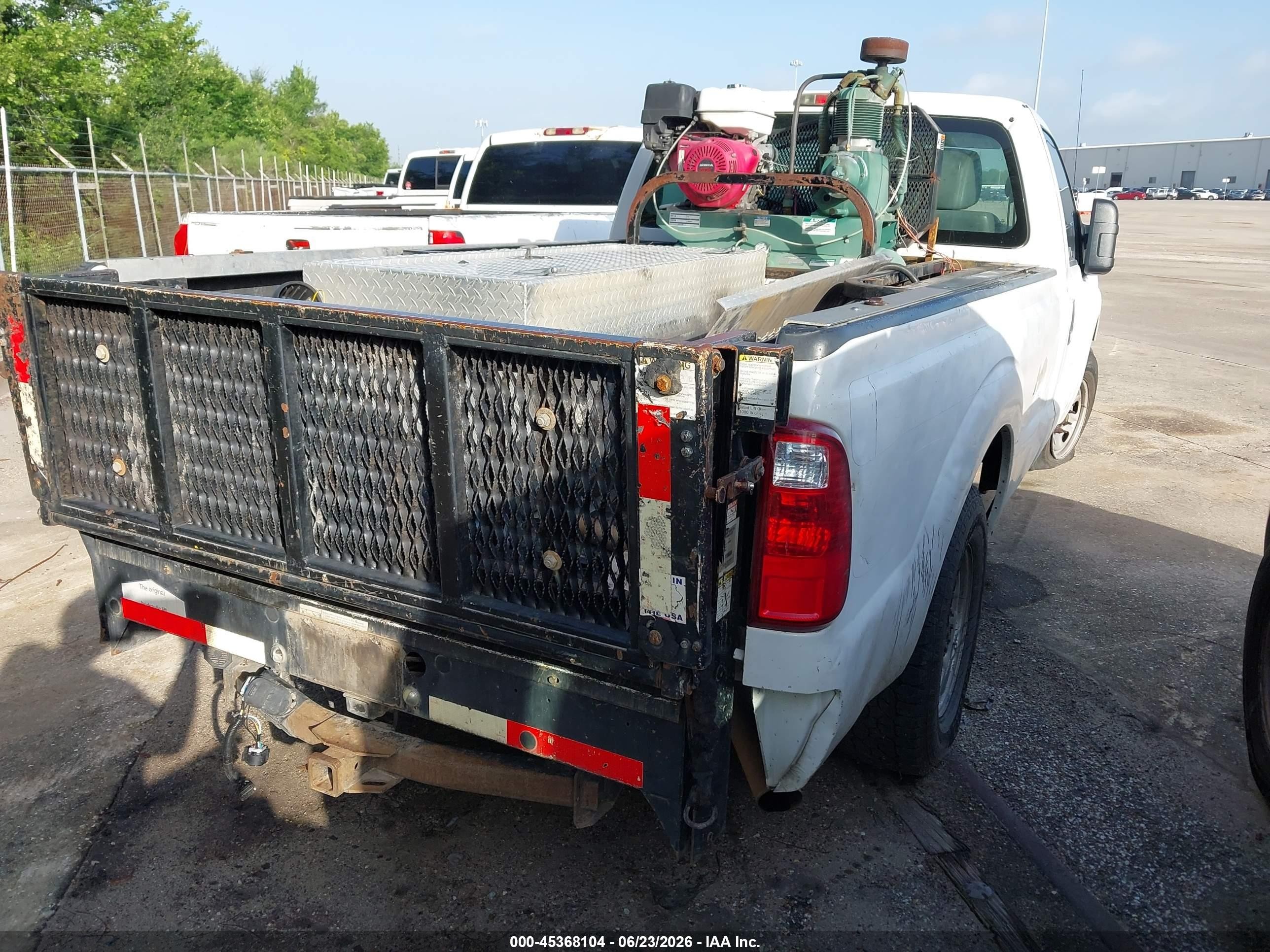 2015 Ford F-250 Xl/xlt White vin: 1FTBF2A6XFED56845