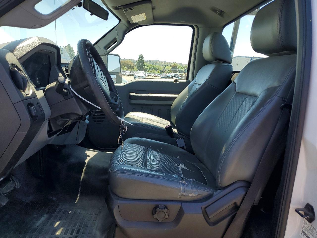2011 Ford F-250 Super Duty Белый vin: 1FTBF2AT3BEB14494