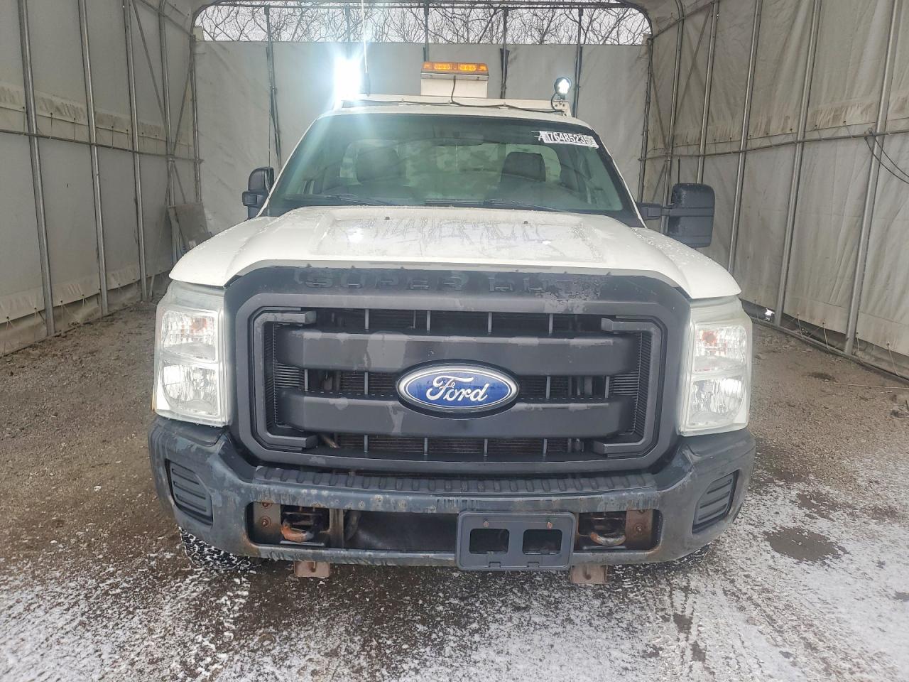 2011 Ford F250 Super Duty White vin: 1FTBF2B60BEC42720