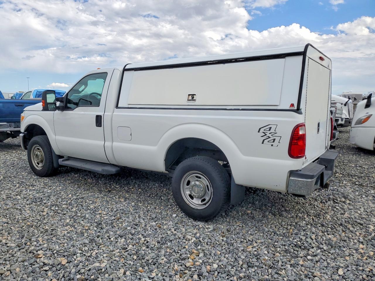2013 Ford F250 Super Duty White vin: 1FTBF2B60DEB74132