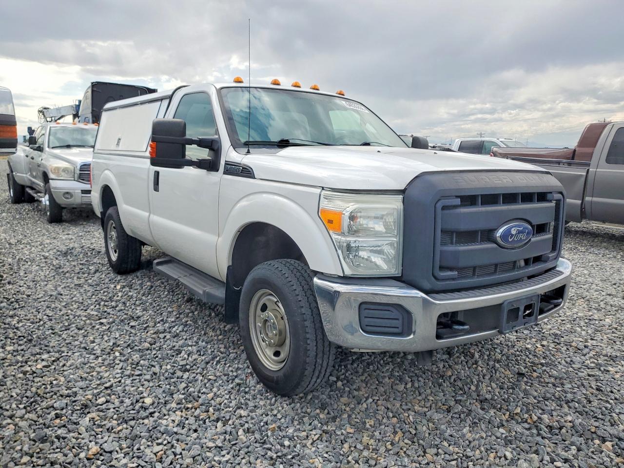 2013 Ford F250 Super Duty White vin: 1FTBF2B60DEB74132