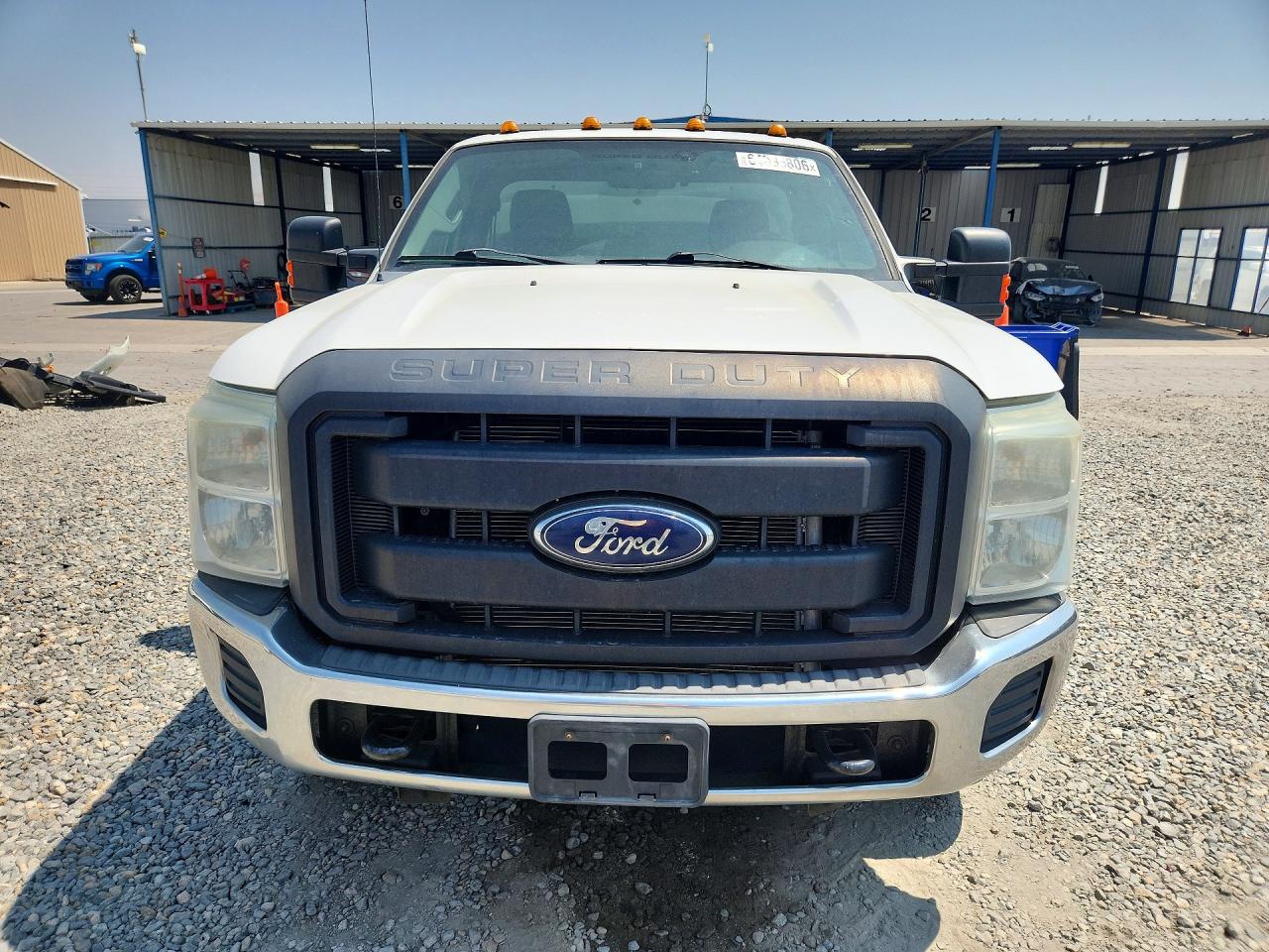 2013 Ford F250 Super Duty White vin: 1FTBF2B60DEB74132