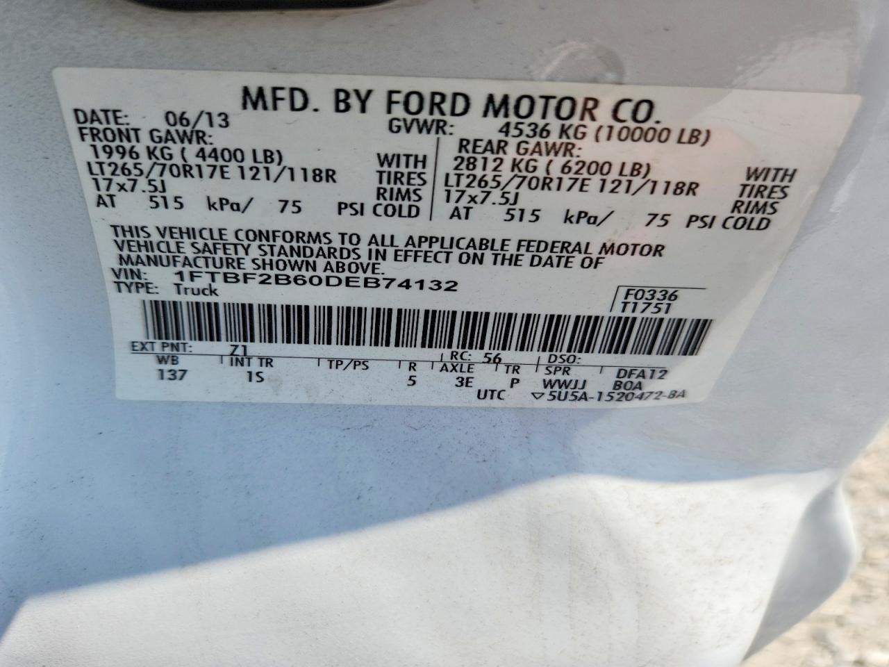 2013 Ford F250 Super Duty White vin: 1FTBF2B60DEB74132