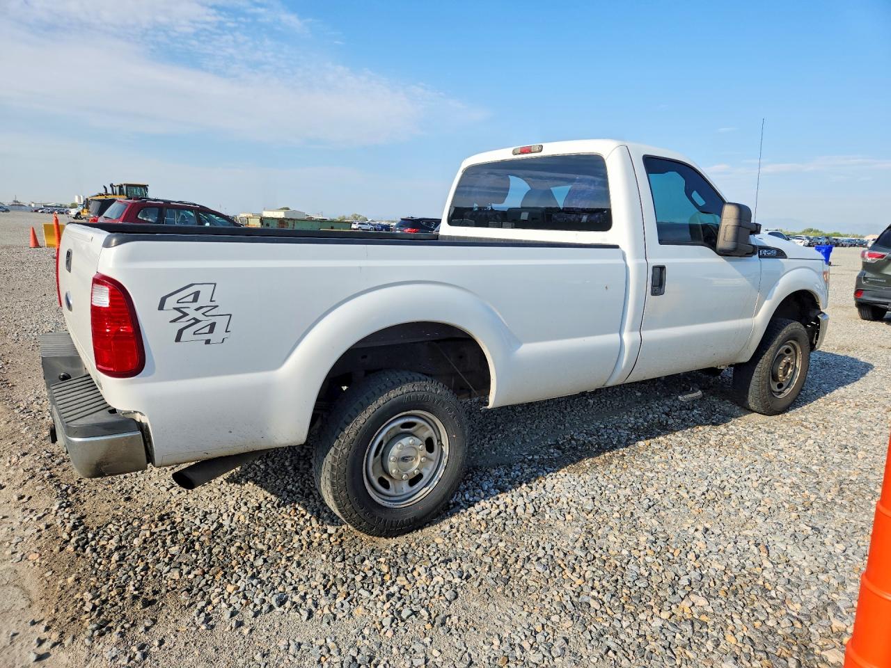 2011 Ford F250 Super Duty White vin: 1FTBF2B62BEB76686