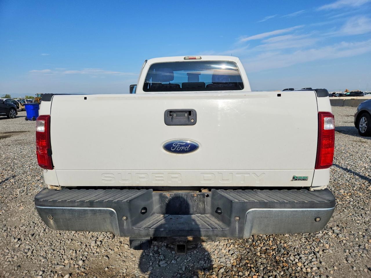 2011 Ford F250 Super Duty White vin: 1FTBF2B62BEB76686