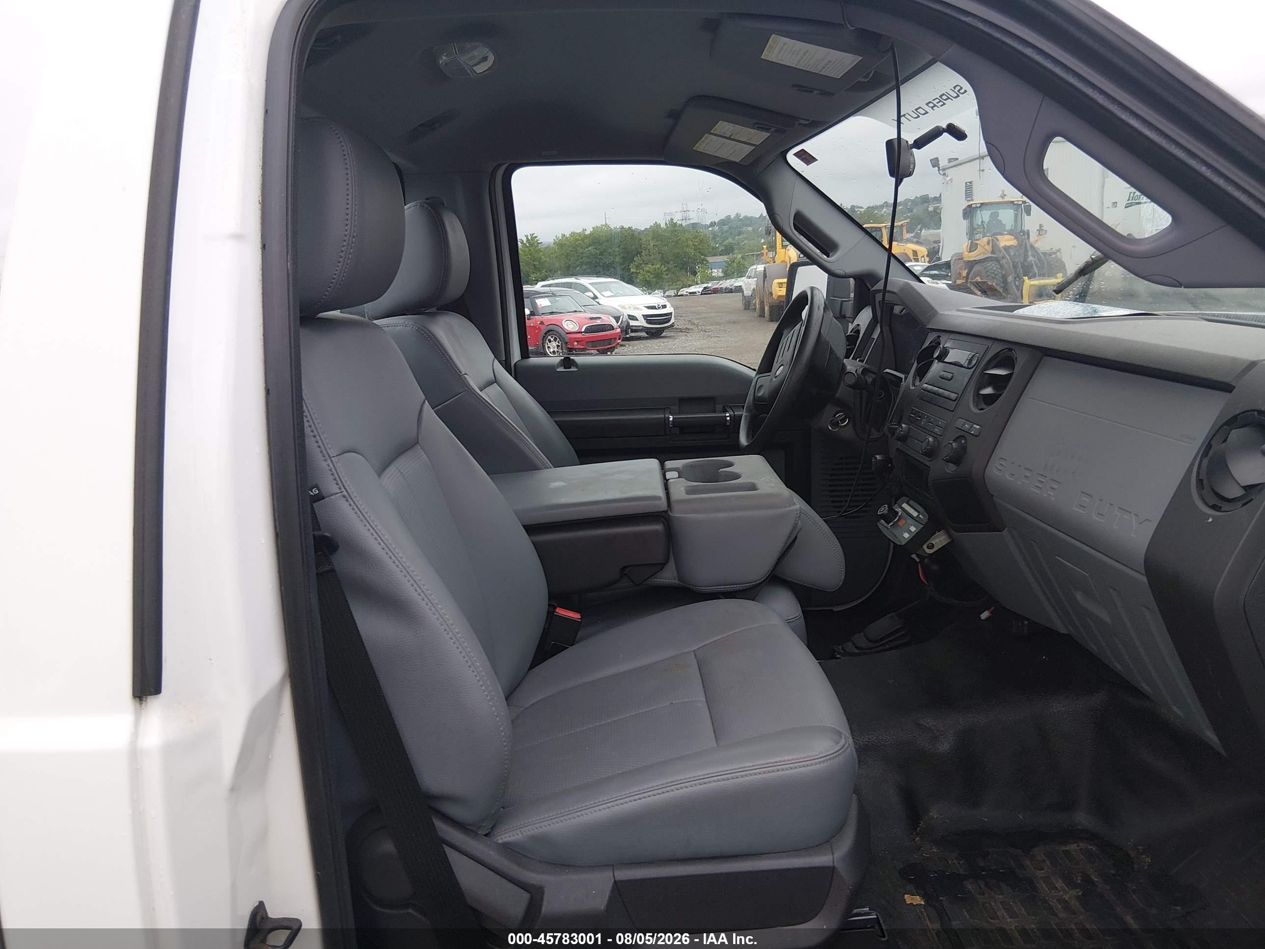 2015 Ford F-250 Xl Белый vin: 1FTBF2B62FEB45170