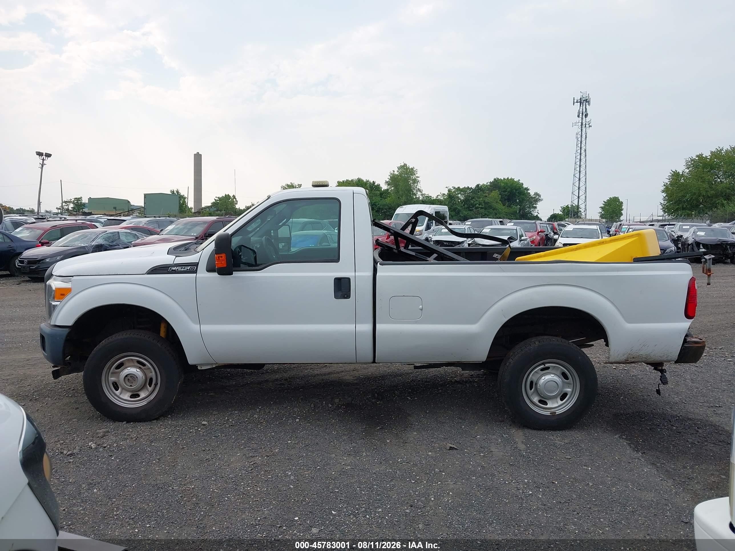 2015 Ford F-250 Xl Белый vin: 1FTBF2B62FEB45170