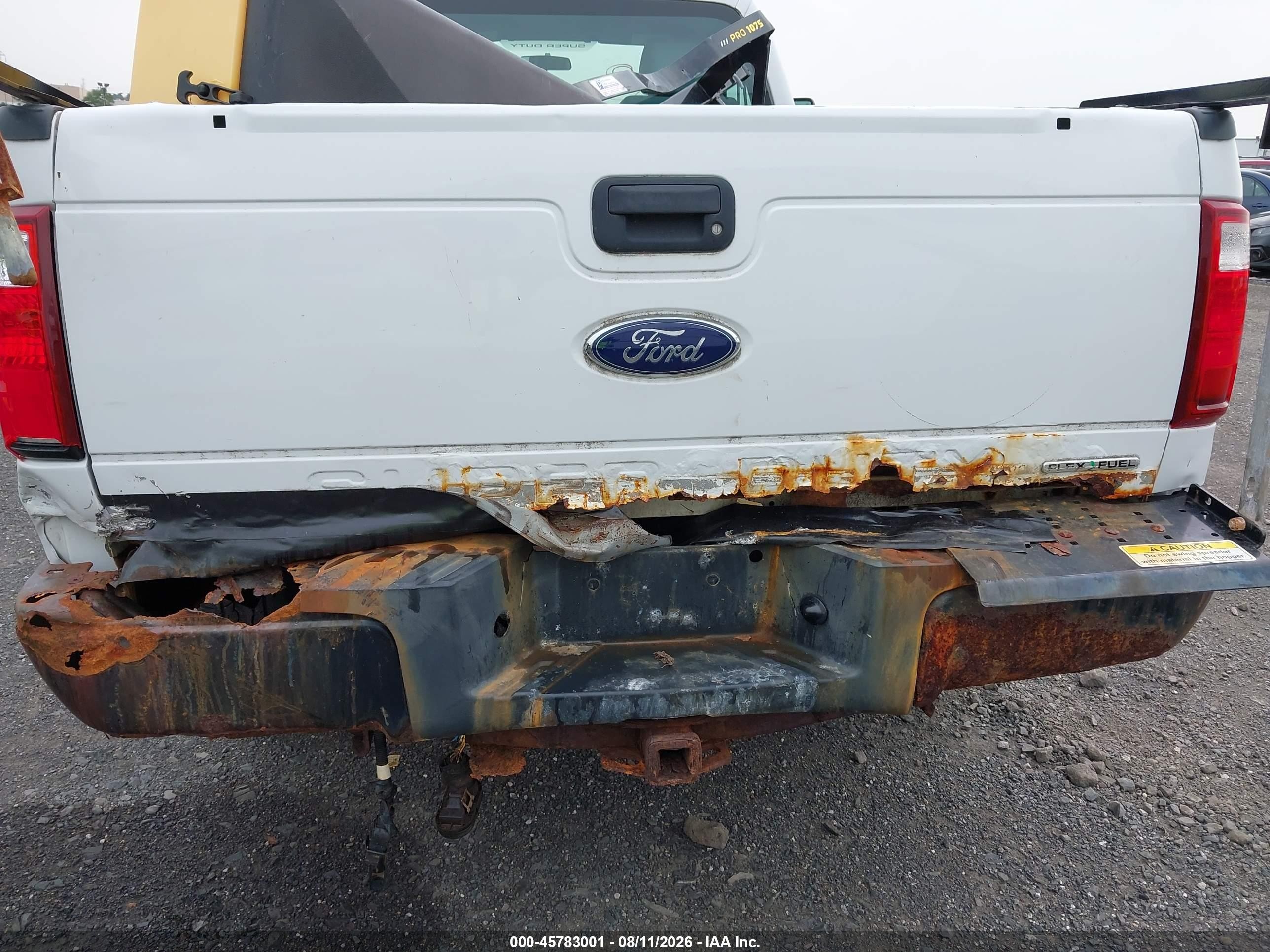 2015 Ford F-250 Xl Белый vin: 1FTBF2B62FEB45170