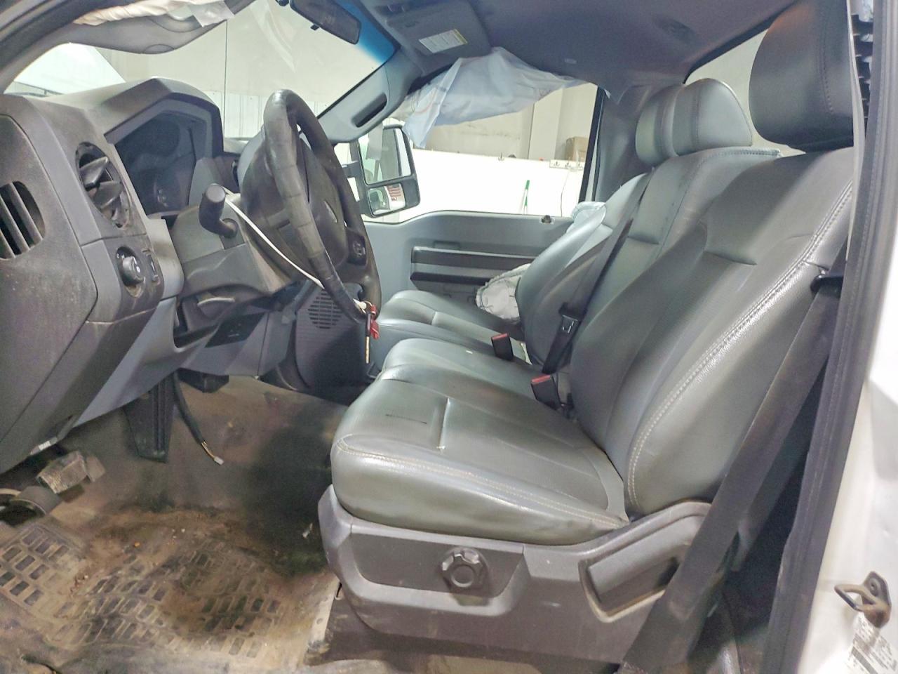 2011 Ford F250 Super Duty White vin: 1FTBF2B63BEB26721