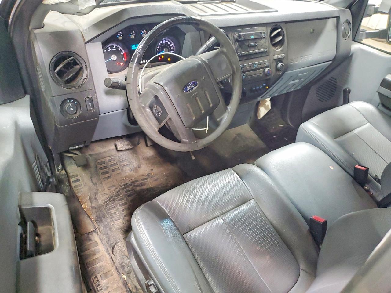 2011 Ford F250 Super Duty White vin: 1FTBF2B63BEB26721