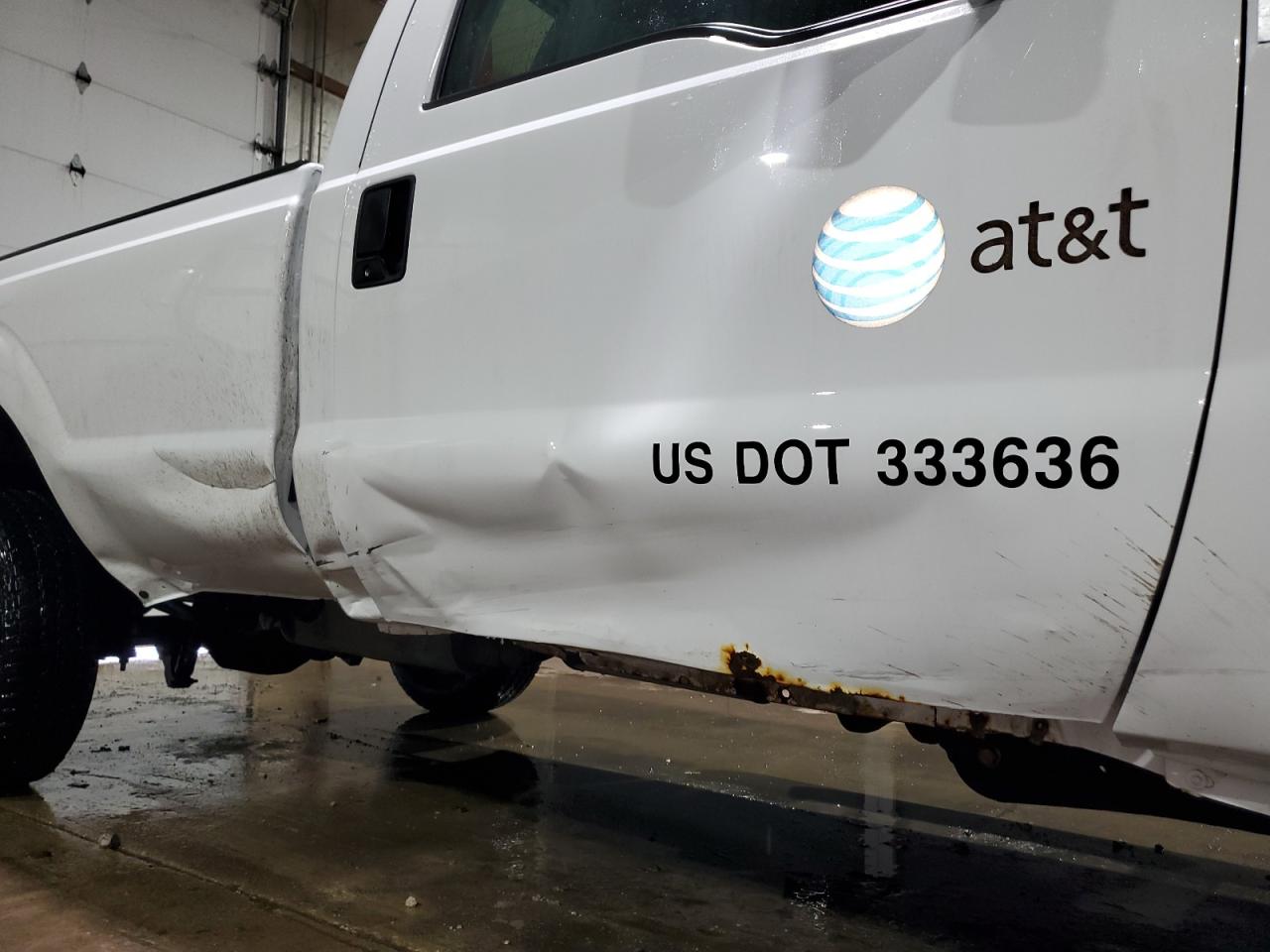 2013 Ford F250 Cng 4x4 Белый vin: 1FTBF2B63DEB82399 Damage: Right Rocker Panel, Rust, > 12 Inches