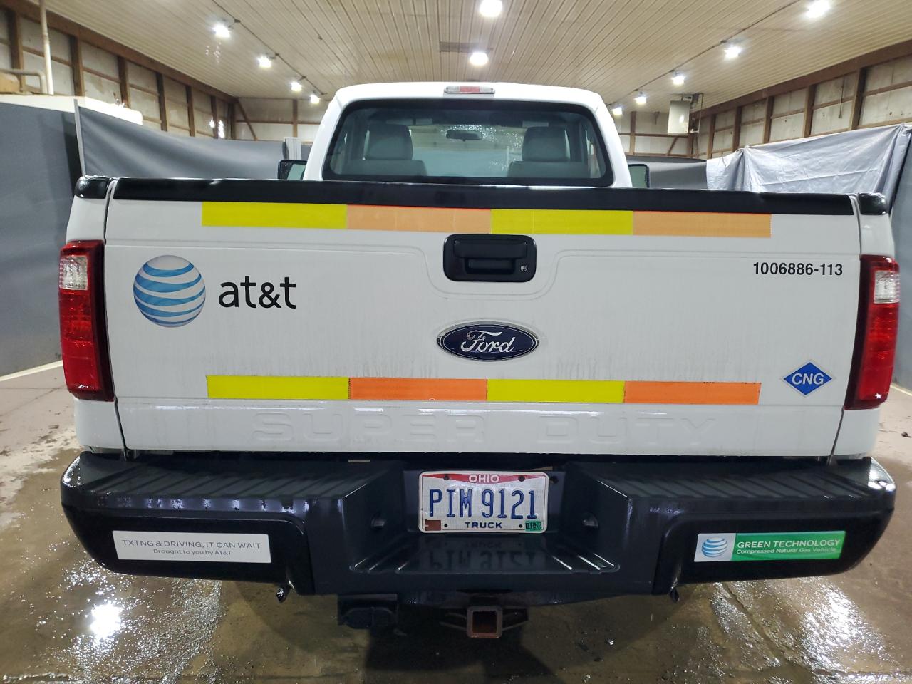 2013 Ford F250 Cng 4x4 Белый vin: 1FTBF2B63DEB82399 Damage: Rear Bumper, Misaligned, Repair Required
