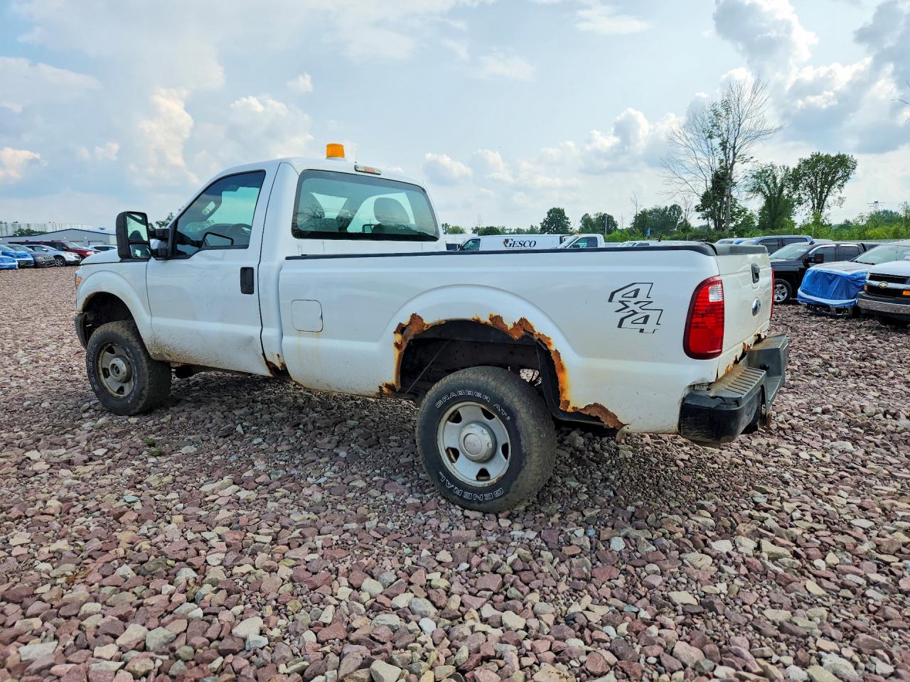 2015 Ford F250 Super Duty White vin: 1FTBF2B63FEA83407