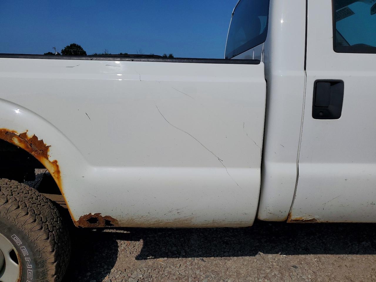 2015 Ford F250 Super Duty White vin: 1FTBF2B63FEA83407