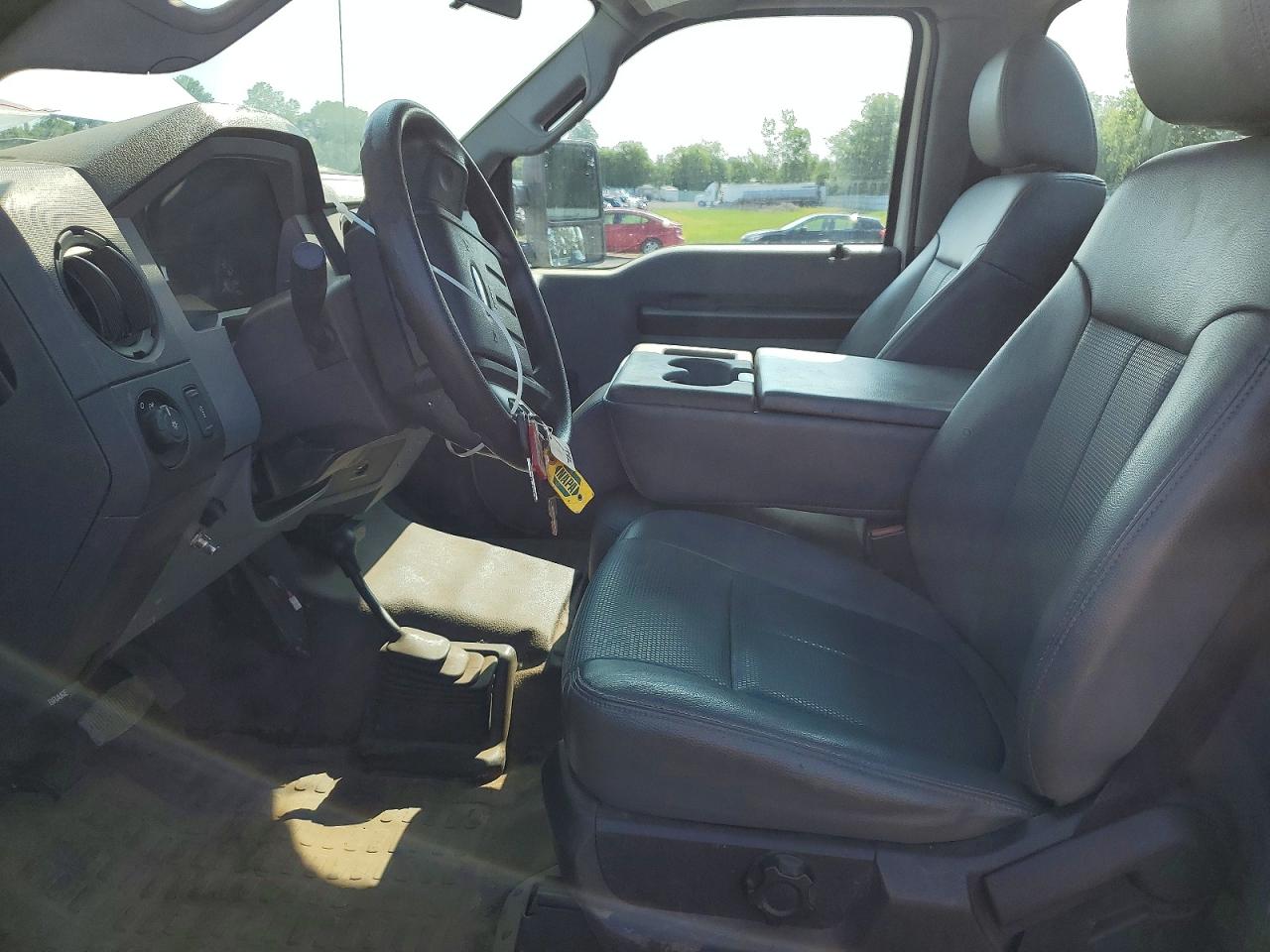 2015 Ford F250 Super Duty White vin: 1FTBF2B63FEA83407