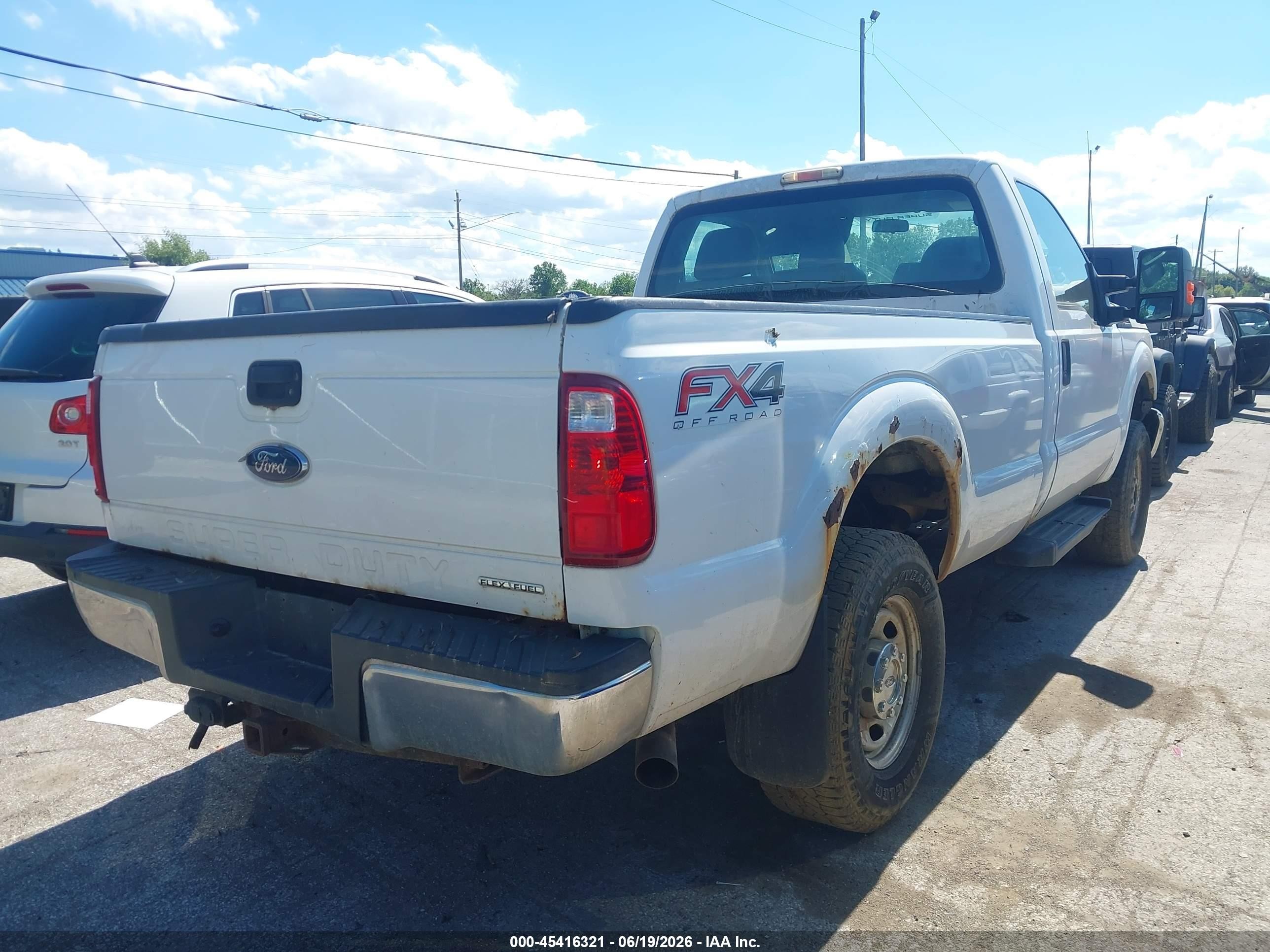 2015 Ford F-250   White vin: 1FTBF2B63FEC77502