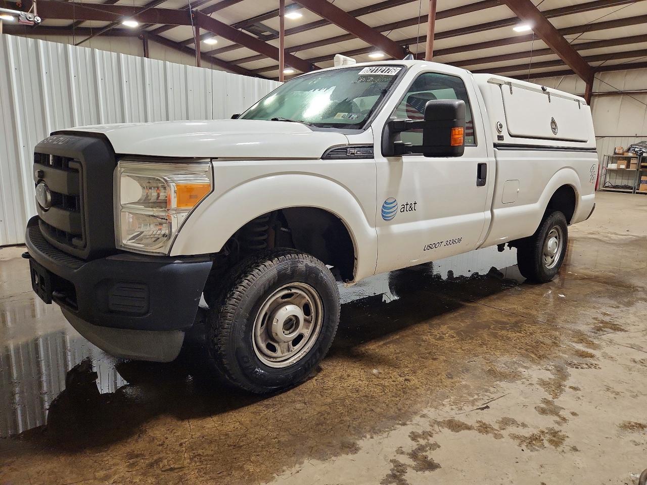 2013 Ford F250 Super Duty White vin: 1FTBF2B65DEB31082