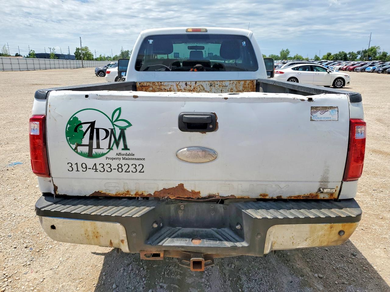 2011 Ford F250 Super Duty White vin: 1FTBF2B66BEC82588