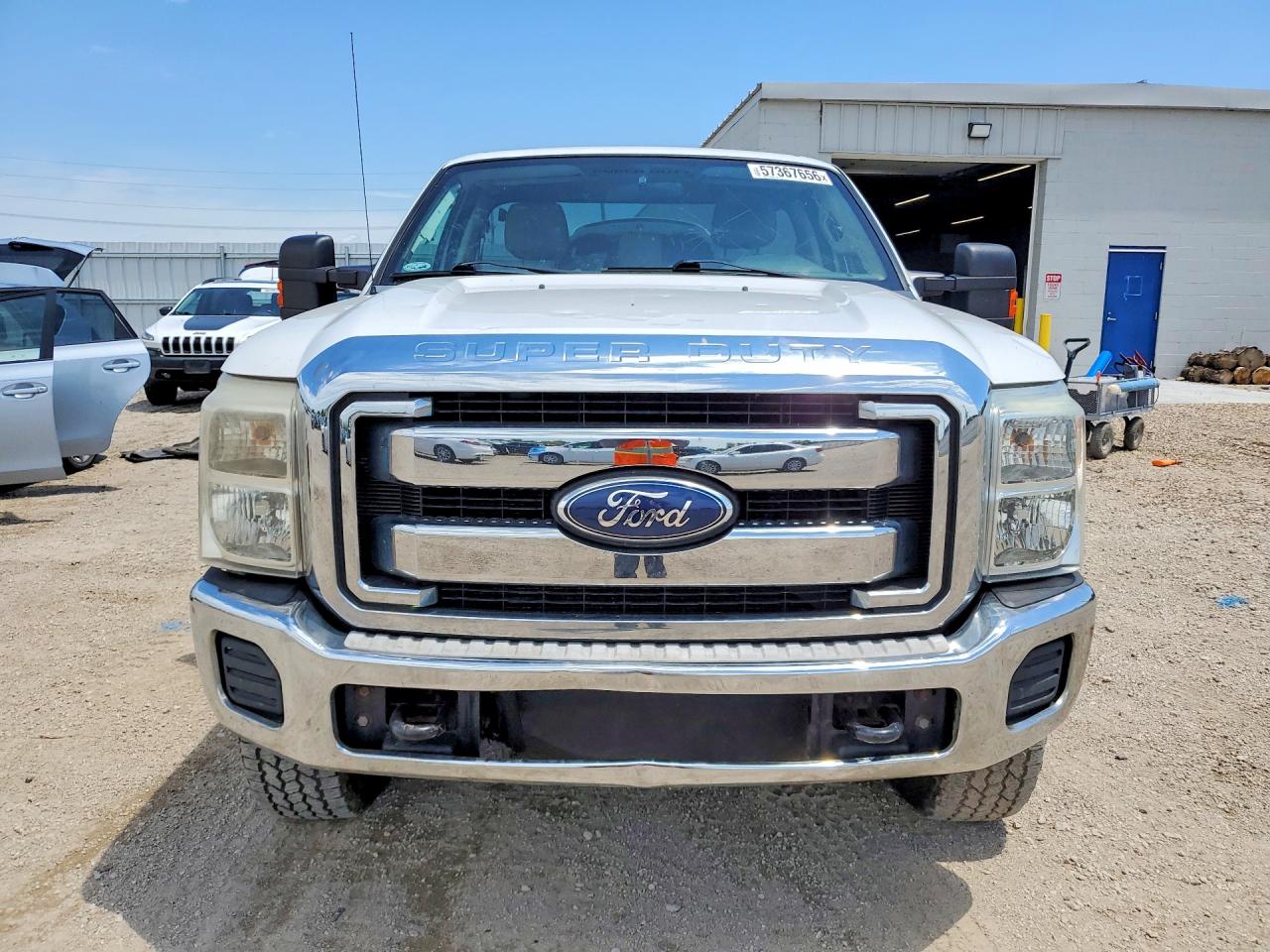2011 Ford F250 Super Duty White vin: 1FTBF2B66BEC82588