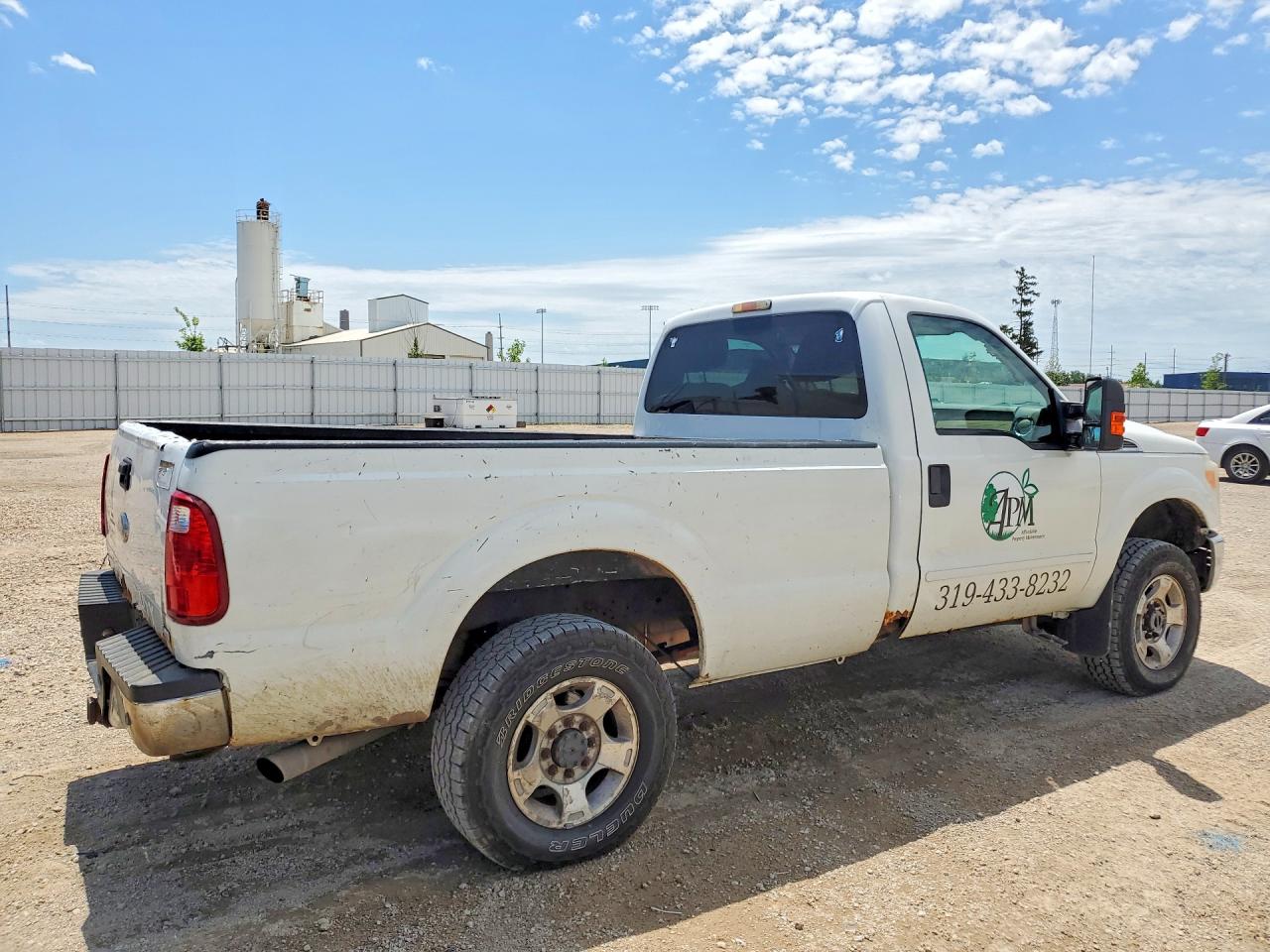 2011 Ford F250 Super Duty White vin: 1FTBF2B66BEC82588
