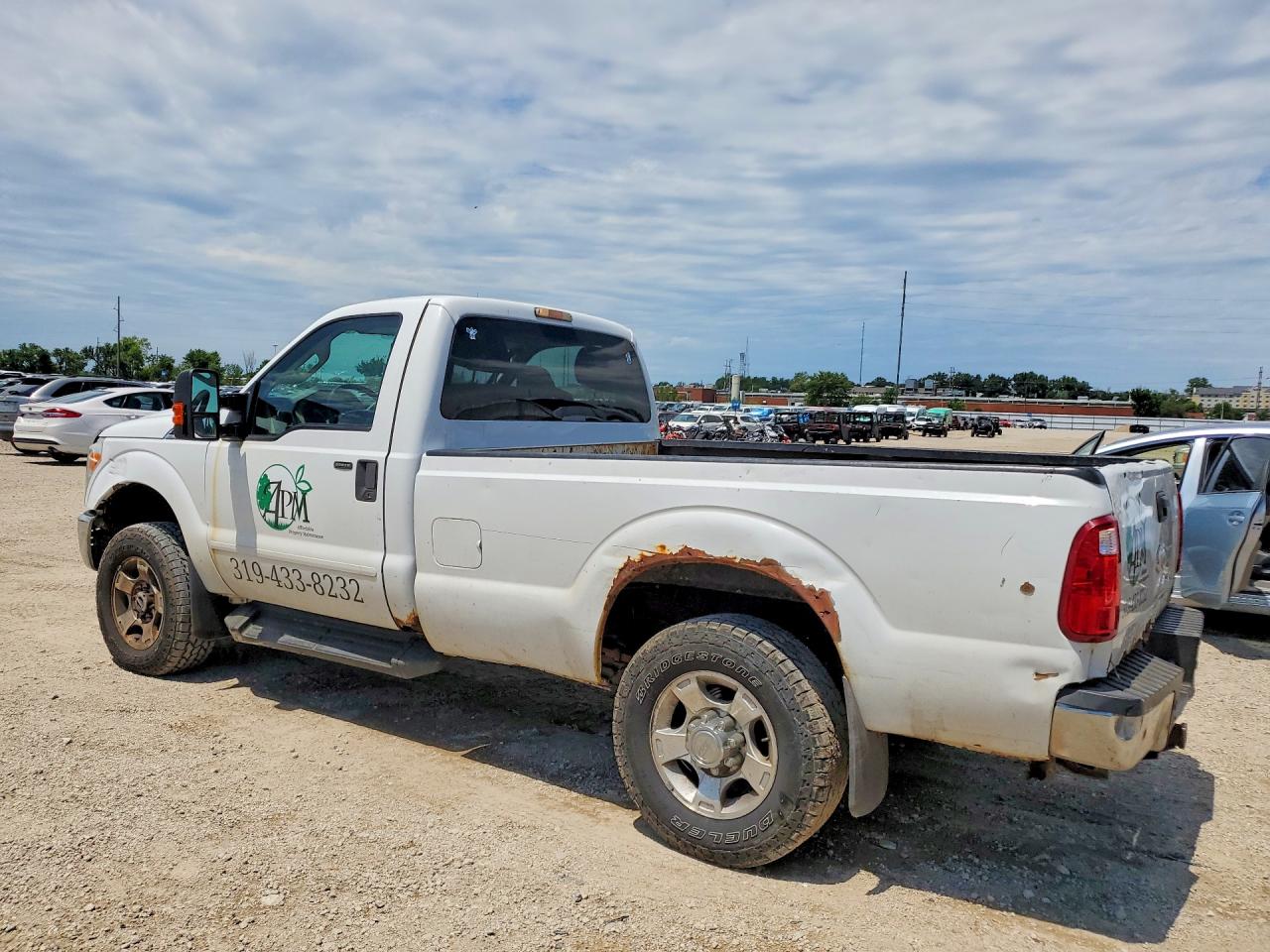 2011 Ford F250 Super Duty White vin: 1FTBF2B66BEC82588