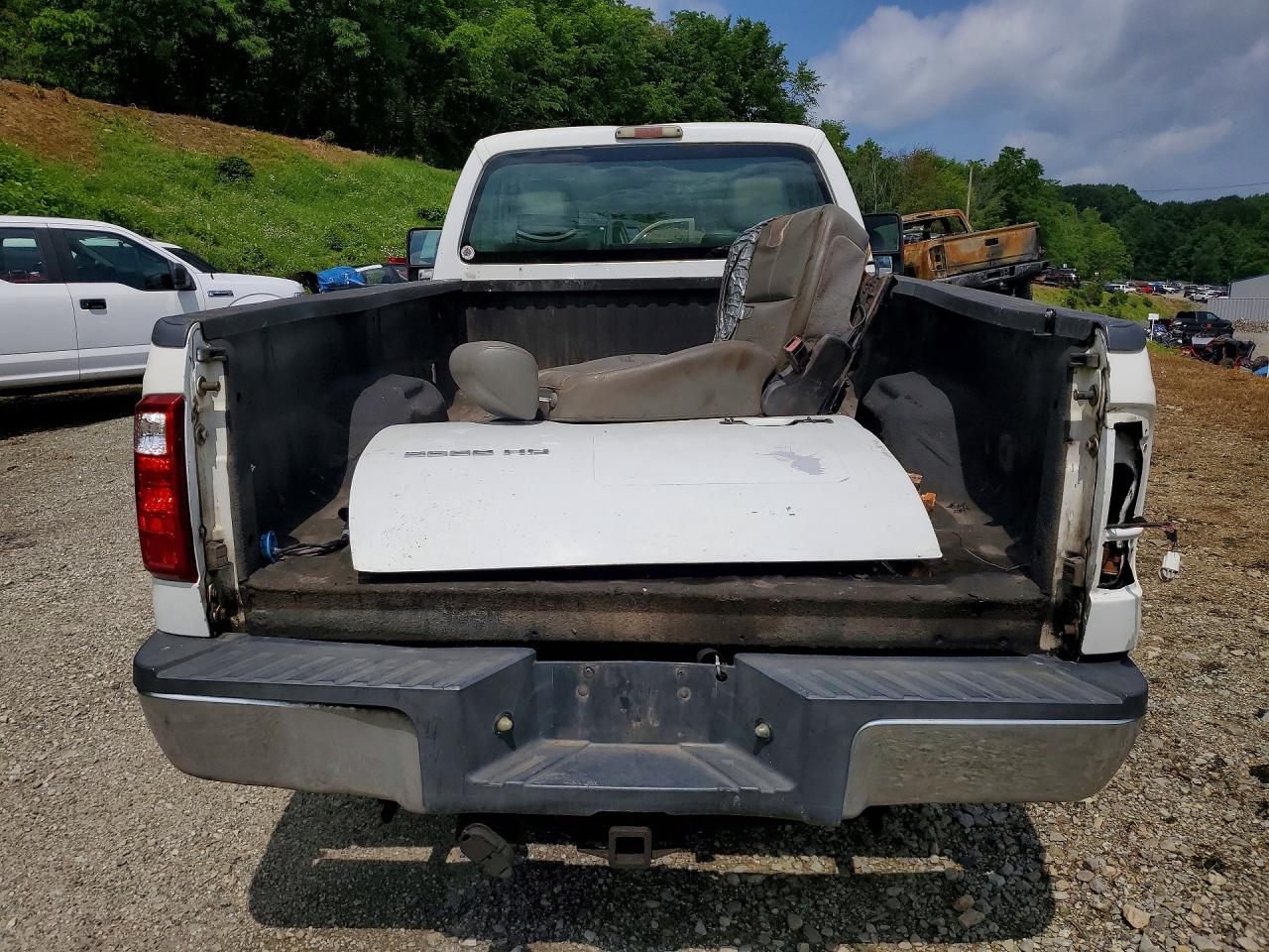 2011 Ford F250 Super Duty White vin: 1FTBF2B67BEC37529