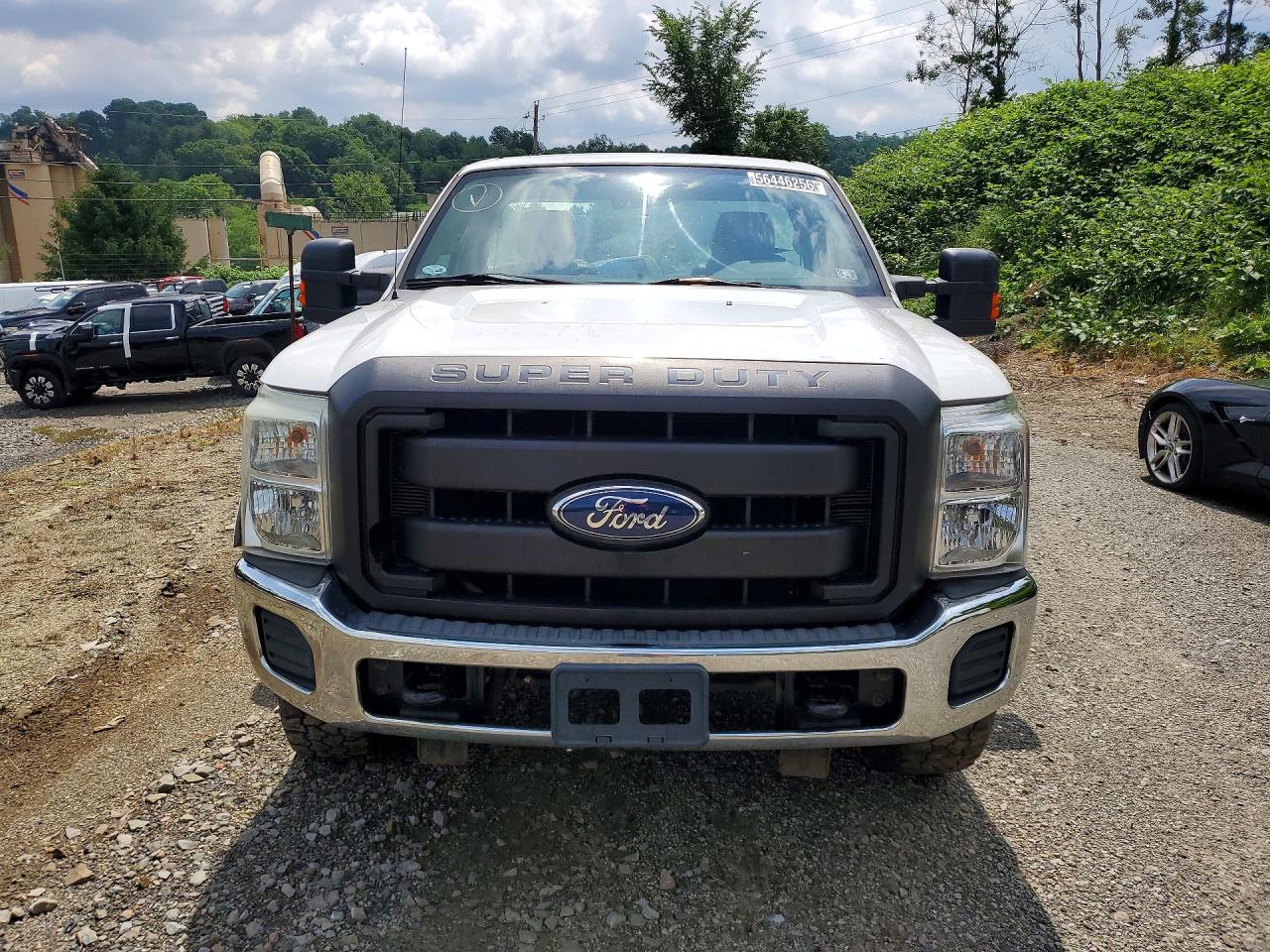 2011 Ford F250 Super Duty White vin: 1FTBF2B67BEC37529