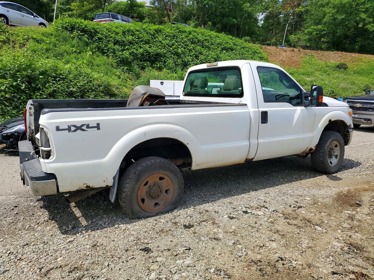 2011 Ford F250 Super Duty White vin: 1FTBF2B67BEC37529