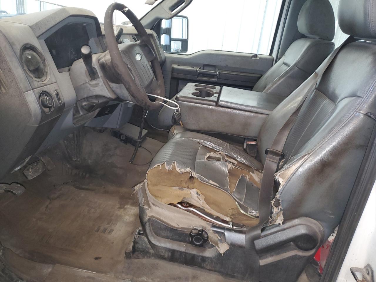 2011 Ford F250 Super Duty White vin: 1FTBF2B67BEC37529 Damage: Left Front Seat, Torn, > 12 Inches