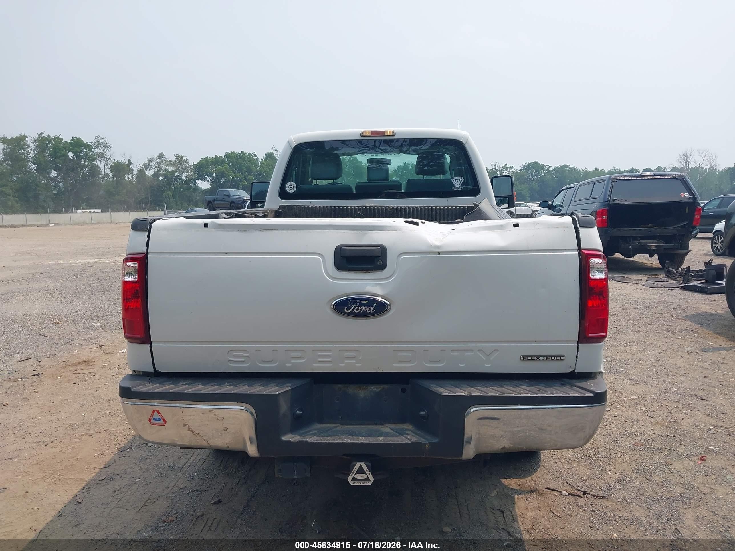 2013 Ford Super Duty F-250 Srw Xl/xlt Белый vin: 1FTBF2B67DEA78031