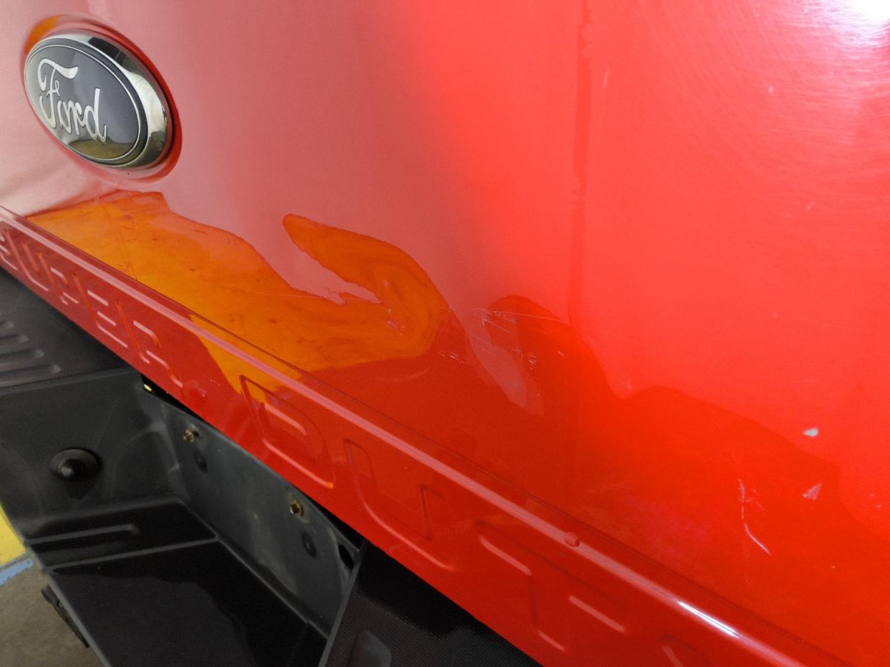 2015 Ford F250 Super Duty Red vin: 1FTBF2B67FEC41862 Damage: Tailgate, Dent(S) W/ Paint Dmg, 2 To 3 Inches