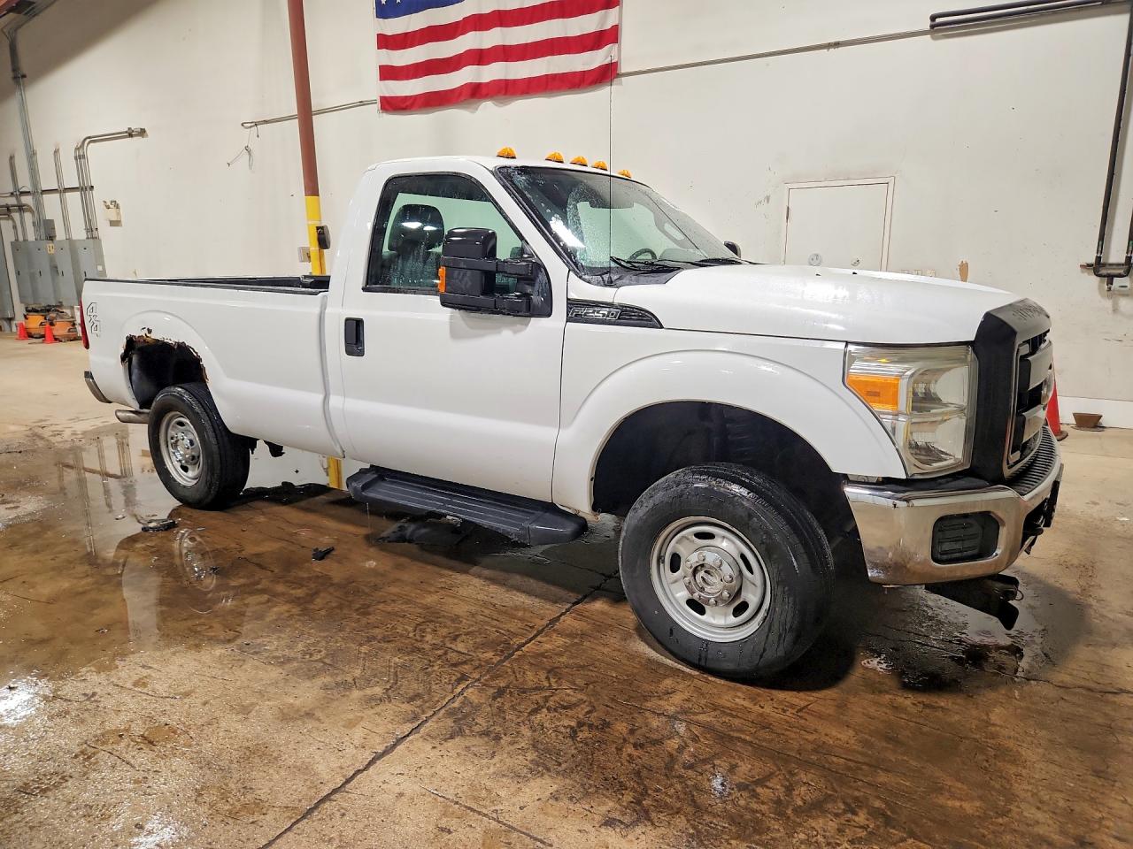 2011 Ford F250 Super Duty White vin: 1FTBF2B68BEA76365