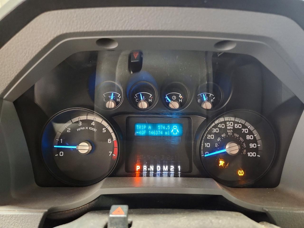 2011 Ford F250 Super Duty White vin: 1FTBF2B68BEA76365