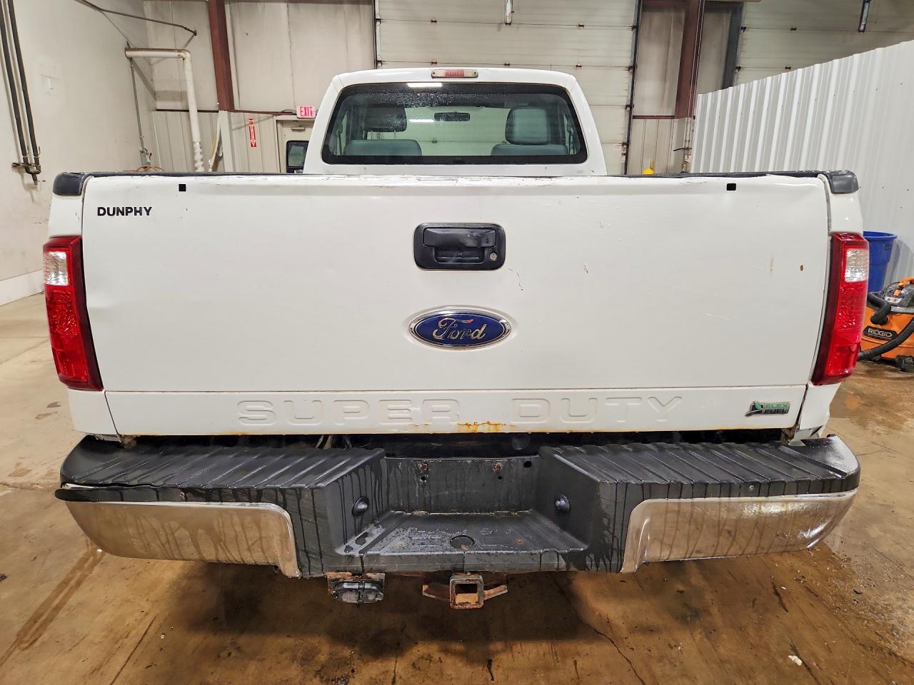 2011 Ford F250 Super Duty White vin: 1FTBF2B68BEA76365